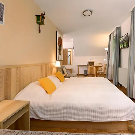 Hotel Hotel-bio Am Felsenkeller *
