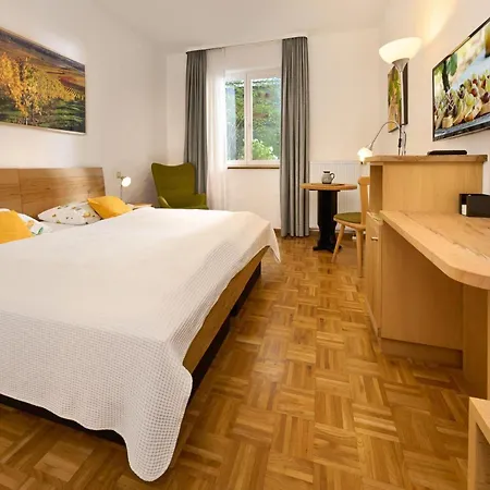 Hotel Hotel-bio Am Felsenkeller *